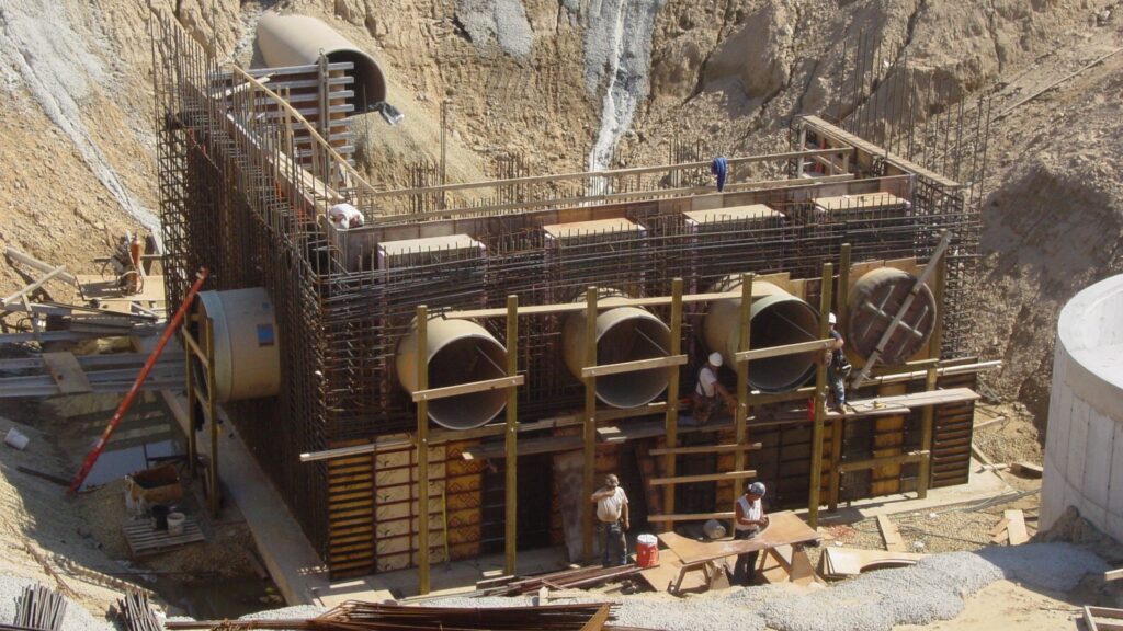 The original flow splitter structure during construction in 2004.